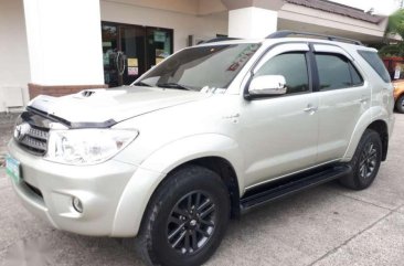 Toyota Fortuner V 2010 model 4x4 