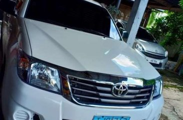 SELLING Toyota Hilux