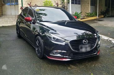 2018 Mazda 3 Hatchback 2.0L i-stop Top of the Line with Warranty