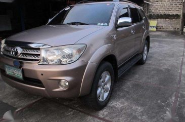 FOR SALE: 2010 Toyota Fortuner 2.7 Gas AT