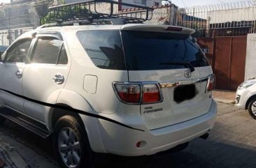 SELLING TOYOTA Fortuner 2011