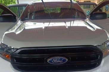 For assume Ford Everest 2016 Ambiente AT.