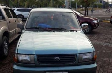 For sale: 180k Toyota Revo GL 2000 model