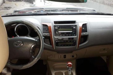 SELLING Toyota Fortuner g 2009