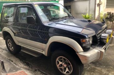 1990 3-door MITSUBISHI Pajero 4x4 FOR SALE