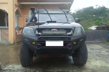 For sale Toyota Hilux 2009 model 4x4 Manual