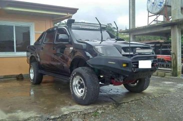 For sale Toyota Hilux 2009 model 4x4 Manual