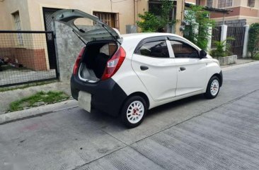 Hyundai Eon 2013 MT White For Sale 