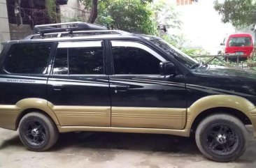 SELLING TOYOTA Revo 2003 1.8