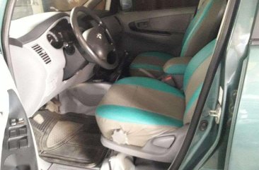 SELLING TOYOTA Innova E 2011