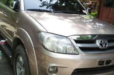 SELLING Toyota Fortuner v4x4 2006