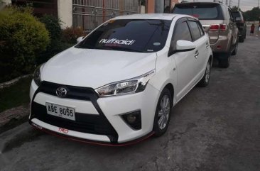 SELLING TOYOTA Yaris 2015 E 