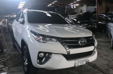 2018 Toyota Fortuner 2.4G 4x2 Manual Freedom White