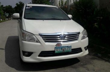 Toyota Innova V 2012 FOR SALE