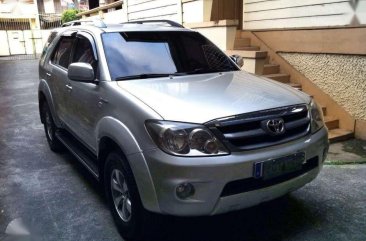 Toyota Fortuner Gas 2006 model