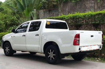 2013 Toyota Hilux j 4x2 MT FOR SALE