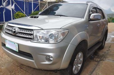 2011 Toyota Fortuner 4x4 AT FOR SALE