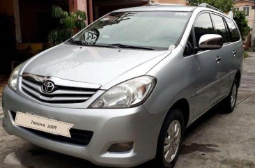 TOYOTA Innova G 2009 FOR SALE