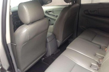 Toyota Innova J Silver 2006 Gas. Original glossy paint