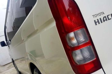 2015 Toyota Hiace Commuter 22k kms only