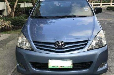 SELLING TOYOTA Innova E 2012 Diesel Automatic