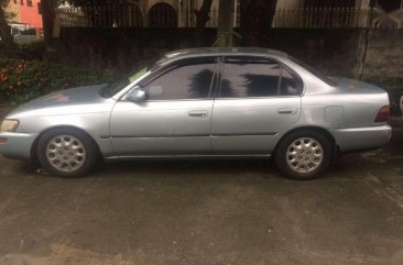 SELLING TOYOTA Corolla gli 1994