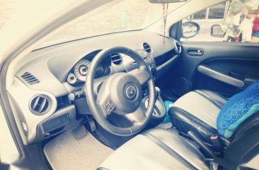 SELLING Mazda 2 2010model top of d line matic