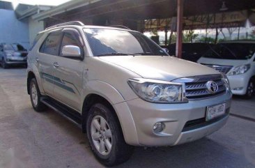 2011 Toyota Fortuner 2.5 G AT FOR SALE