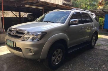 2007 Toyota Fortuner 4x2 Gas FOR SALE