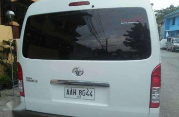 Toyota HIACE GL polar white 2014