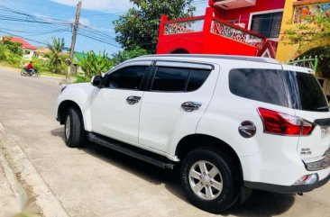 SELLING ISUZU Mu-x 2015.