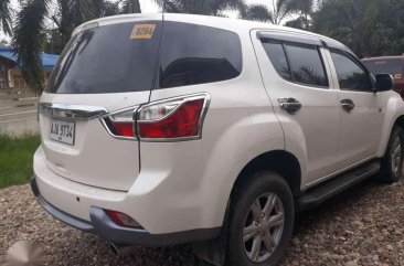 Isuzu MUX 2015 MT 4x2 Complete papers