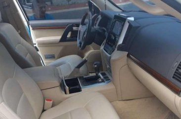 2016 Toyota Land Cruiser VX limited Dubai Version AT 