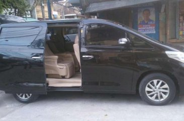 For sale Toyota Alphard Model 2012.engine. V6