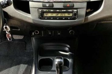 SELLING TOYOTA Fortuner 2015 4x2 V