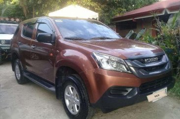 2015 Isuzu MUX 2.5D MT 4X2 FOR SALE