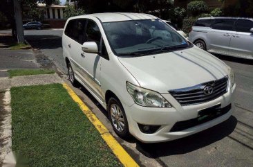 SELLING Toyota Innova 2013