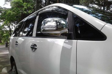 2013 model TOYOTA Innova e automatic diesel engine