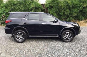 2017 Toyota Fortuner V 4x2 Very slightly used DIESEL