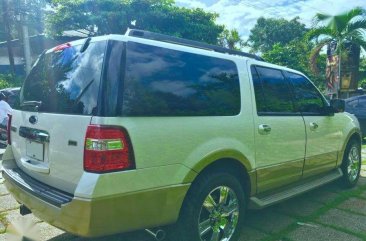 Ford Expedition *Slightly used