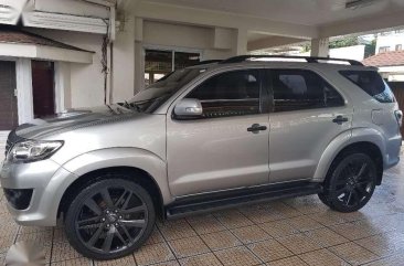 2015 Toyota Fortuner 1.2M Neg 2.5 V FOR SALE