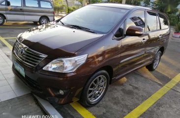 SELLING TOYOTA Innova G 2014