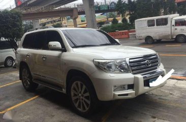 2010 TOYOTA Land Cruiser 200 GXR V8 AT