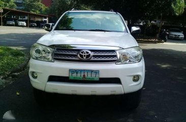 Toyota Fortuner model 2010  automatic gasoline good condition