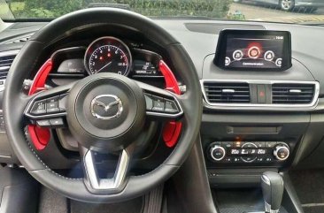 2018 Mazda Hatchback 2.0L i-stop Top of the Line