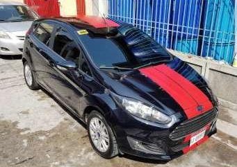 Ford Fiesta 2015 assume balance grab