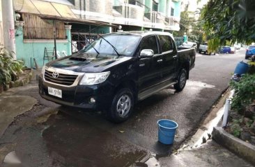 SELLING Toyota Hilux e 2014