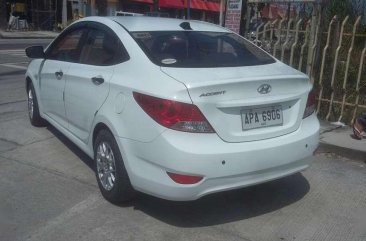 SELLING Hyundai Accent 2014 manual