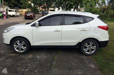 White Hyundai Tucson Automatic 2011 FOR SALE