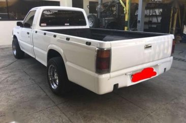 Like new Mazda B2200 for sale